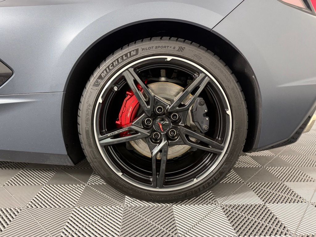Used 2021 Chevrolet Corvette Stingray Premium Cpe w/ Z51 Performance Package RWD image 15