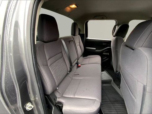 Used 2022 Nissan Frontier S w/ Technology Package AWD/4WD image 17