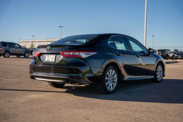 Used 2018 Toyota Camry LE FWD image 7