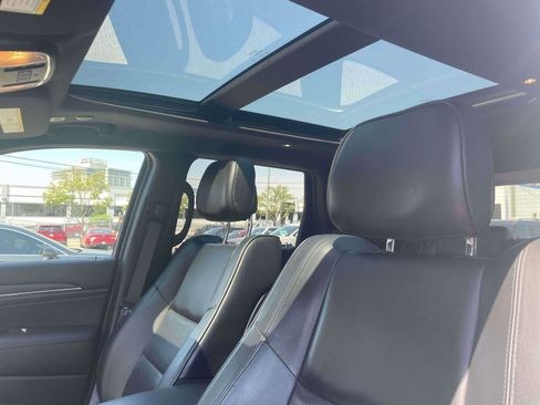 Used 2019 Jeep Grand Cherokee High Altitude AWD/4WD image 19