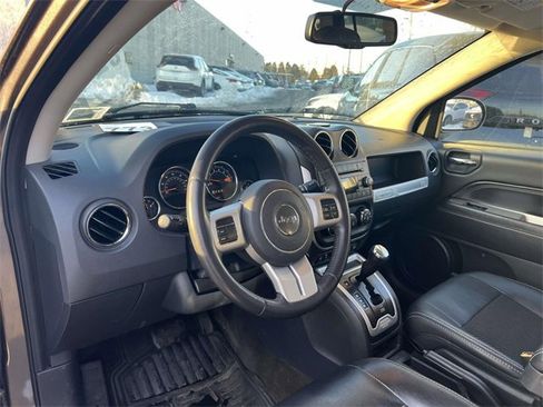 Used 2017 Jeep Compass Latitude image 20