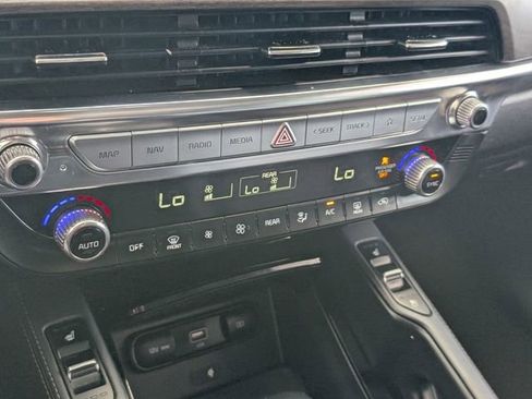 Used 2022 Kia Telluride EX w/ EX Premium Package FWD image 18