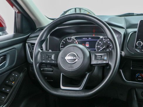 Used 2024 Nissan Rogue SV FWD image 12