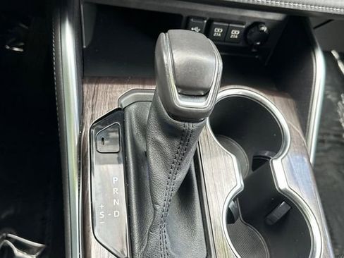 Used 2021 Toyota Highlander Limited AWD/4WD image 27