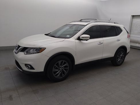 Used 2016 Nissan Rogue SL w/ SL Premium Package FWD image 2