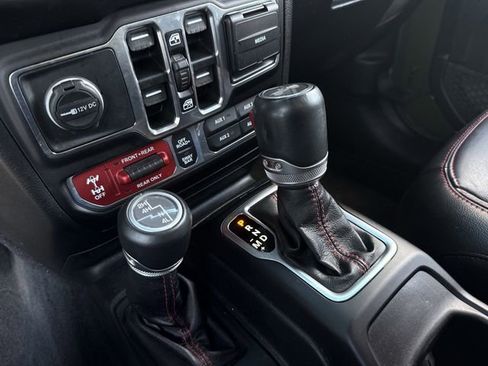 Used 2021 Jeep Wrangler Unlimited Rubicon AWD/4WD image 19