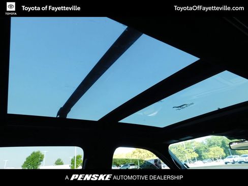 Used 2021 Ford Expedition Limited AWD/4WD image 6