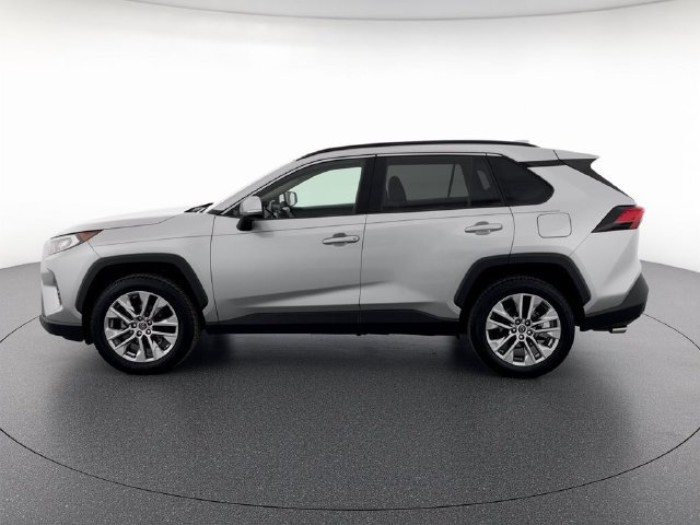 Used 2019 Toyota RAV4 XLE Premium w/ Advanced Technology Package FWD image 2