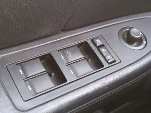 Used 2013 Chrysler 200 Touring w/ Cold Weather Group image 28