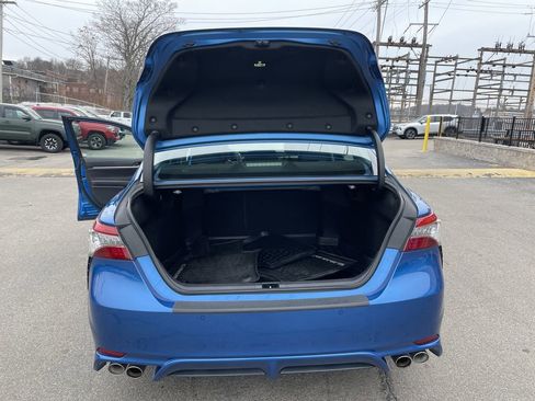 Used 2018 Toyota Camry XSE image 13