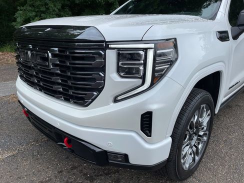 Used 2024 GMC Sierra 1500 Denali Ultimate AWD/4WD image 9