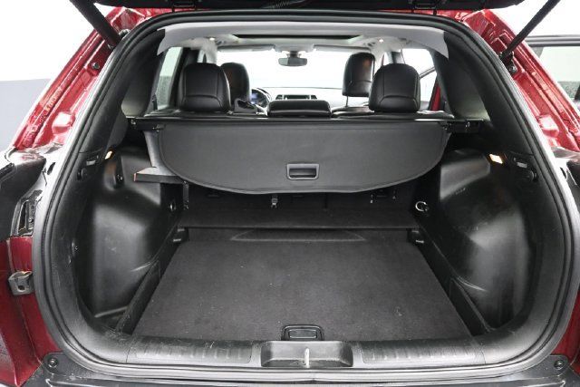 Used 2019 Jeep Cherokee Limited AWD/4WD image 6