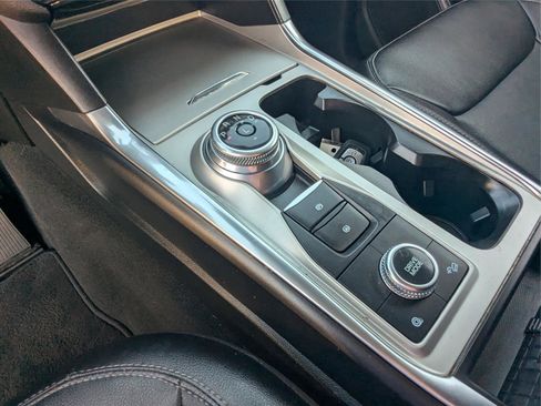 Used 2022 Ford Explorer Limited w/ Limited Technology Package image 17