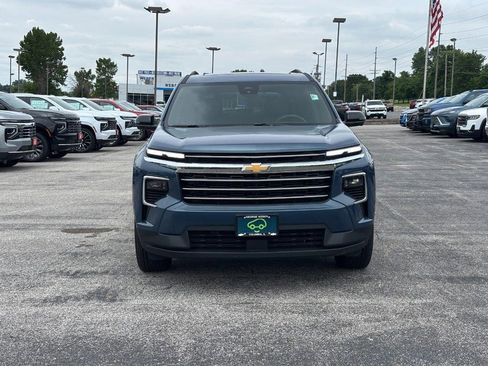 Used 2026 Chevrolet Traverse LT w/ Sun and Wheel Package FWD image 8