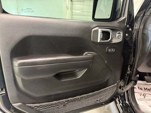 Used 2024 Jeep Wrangler Unlimited Sport AWD/4WD image 12