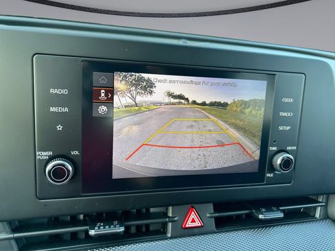 Used 2025 Kia Sportage LX FWD image 22
