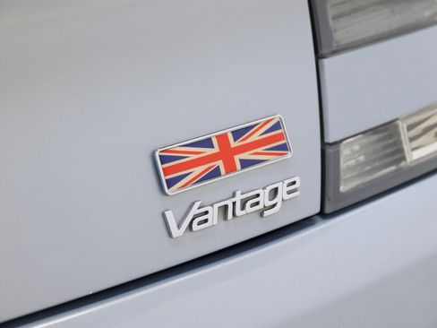 Used 2011 Aston Martin V8 Vantage Coupe RWD image 48