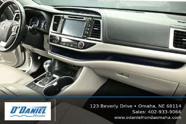 Used 2019 Toyota Highlander XLE w/ Protection Package #3 AWD/4WD image 44