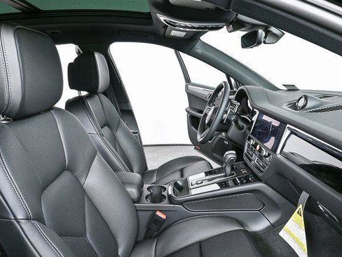 Certified 2026 Porsche Macan Turbo AWD/4WD image 22