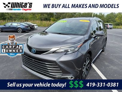Used 2025 Toyota Sienna Platinum