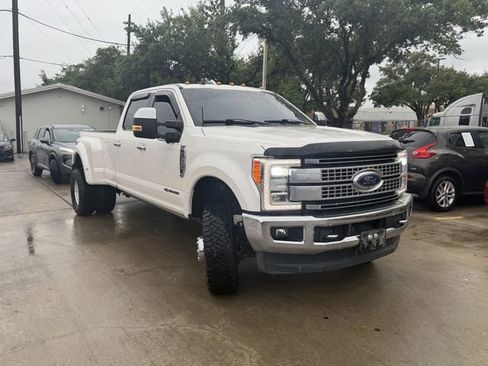 Used 2019 Ford F350 Platinum w/ Platinum Ultimate Package AWD/4WD image 3