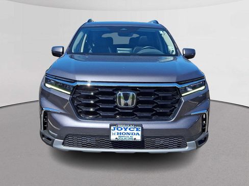 Certified 2023 Honda Pilot Touring image 3