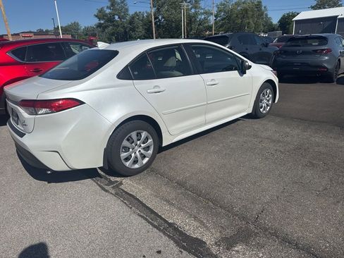 Used 2025 Toyota Corolla LE FWD image 2