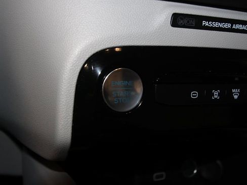 Used 2025 Ford Escape SE FWD image 14