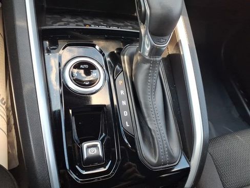 Used 2024 Chevrolet Colorado LT w/ LT Convenience Package II AWD/4WD image 20
