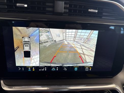 Used 2023 GMC Sierra 1500 Denali Ultimate image 9