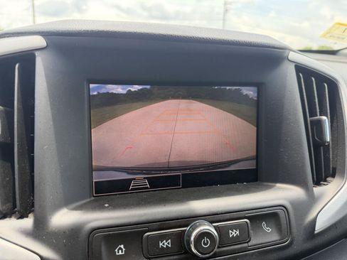 Used 2024 GMC Terrain SLE AWD/4WD image 16
