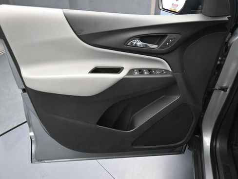 Used 2024 Chevrolet Equinox LS FWD image 12