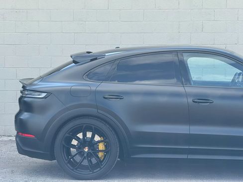 Used 2025 Porsche Cayenne Turbo GT AWD/4WD image 13