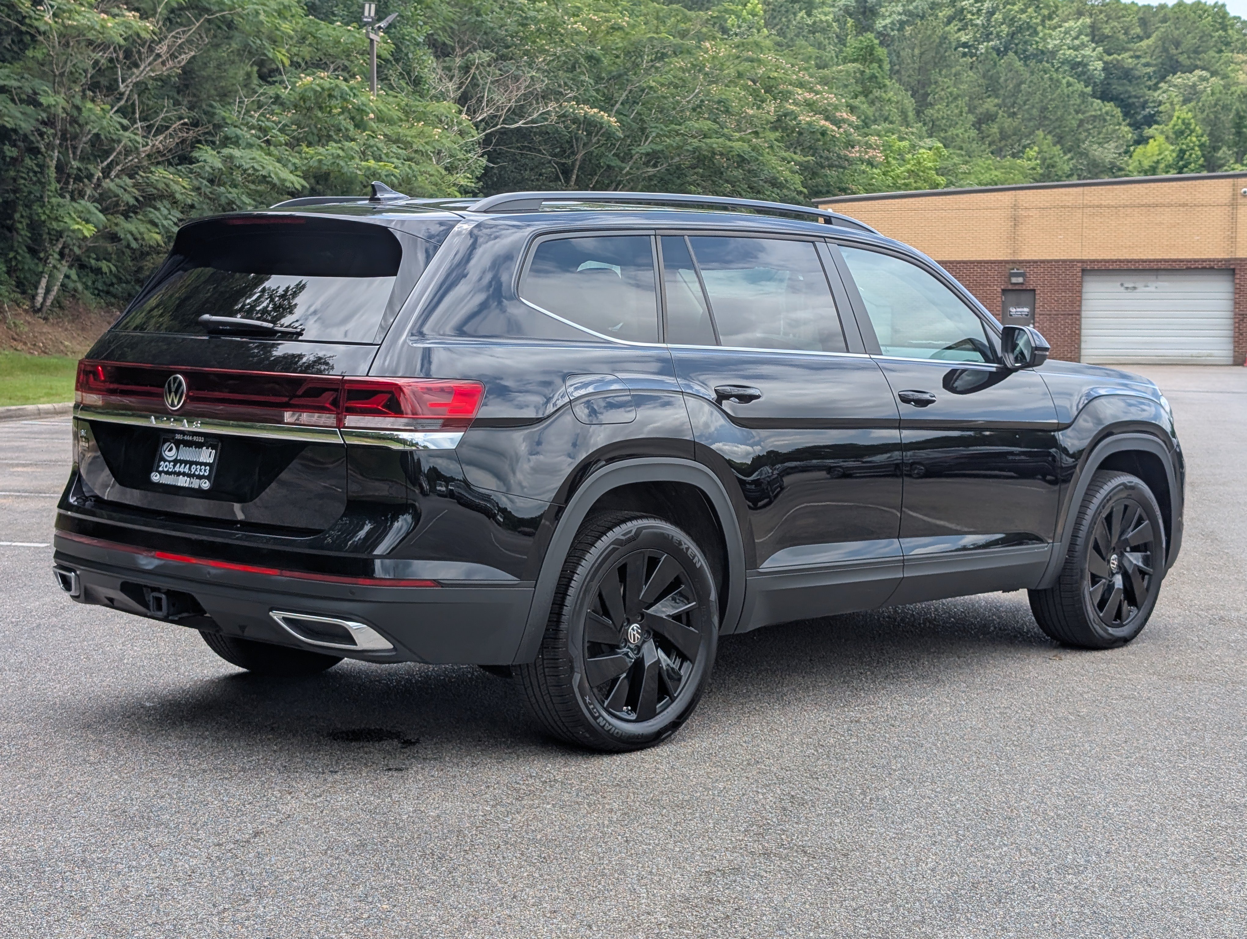 Used 2026 Volkswagen Atlas SE w/ Panoramic Sunroof Package FWD image 9