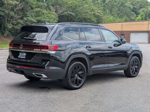 Used 2026 Volkswagen Atlas SE w/ Panoramic Sunroof Package FWD image 9
