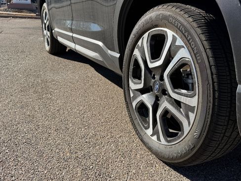 Used 2023 Subaru Ascent Limited image 8