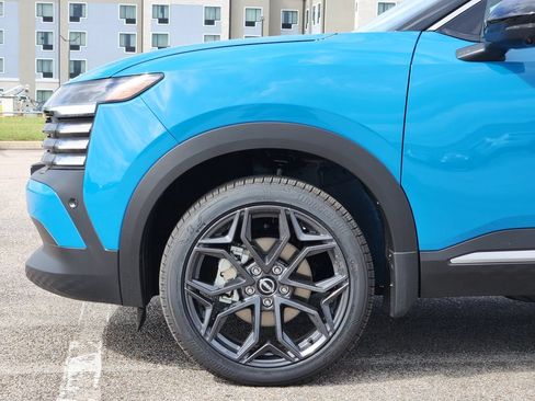 New 2026 Nissan Kicks SR w/ SR Premium Package FWD image 6
