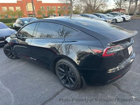 Used 2021 Tesla Model 3 Standard Range Plus image 4
