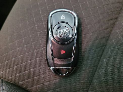 Used 2020 Buick Encore Preferred image 32