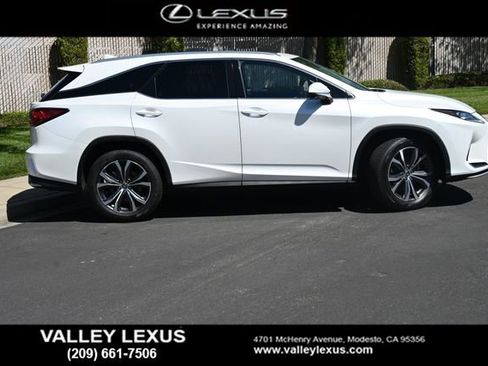 Certified 2020 Lexus RX 350L FWD w/ Premium Package image 3