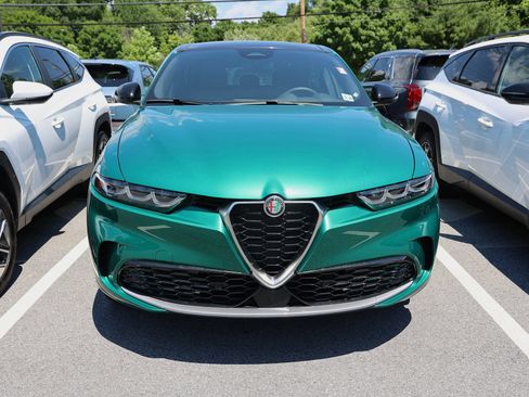Used 2024 Alfa Romeo Tonale Ti AWD/4WD image 2