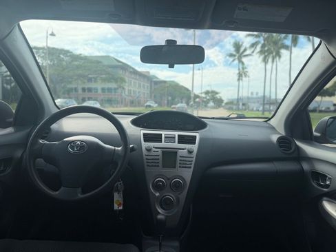 Used 2011 Toyota Yaris Sedan image 11