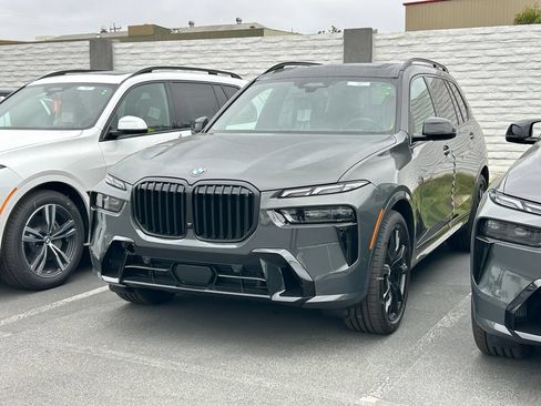 New 2027 BMW X7 xDrive40i w/ M Sport Package AWD/4WD image 2