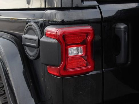 Used 2021 Jeep Wrangler Unlimited Rubicon w/ Dual Top Group image 35