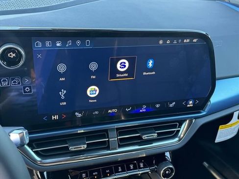 New 2026 Chevrolet Equinox EV LT image 22