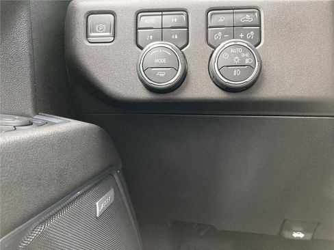 Used 2023 Chevrolet Silverado 1500 LTZ image 17