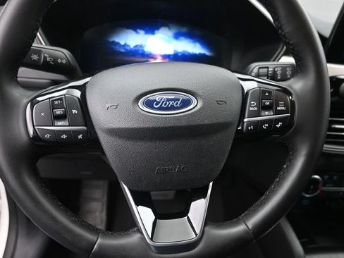 Used 2022 Ford Escape SEL w/ Technology Package FWD image 17