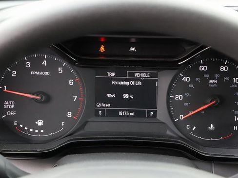 Used 2025 Chevrolet Trax LS image 22