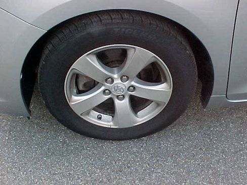 Used 2011 Toyota Sienna w/ Towing Pkg FWD image 6