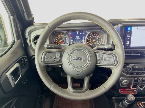 Used 2024 Jeep Gladiator Sport image 11